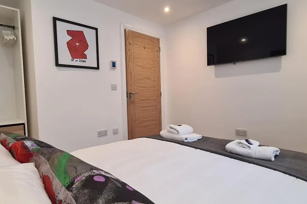 The One- Luton 1 Bed, Free Parking Apartment United Kingdom
